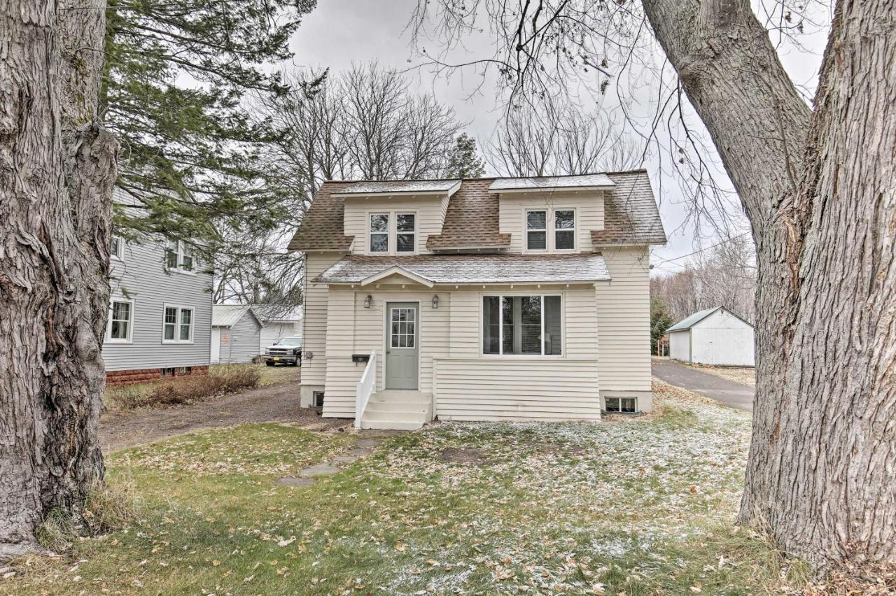 Walk To Lake Superior Ontonagon Home With Fire Pit! Bagian luar foto
